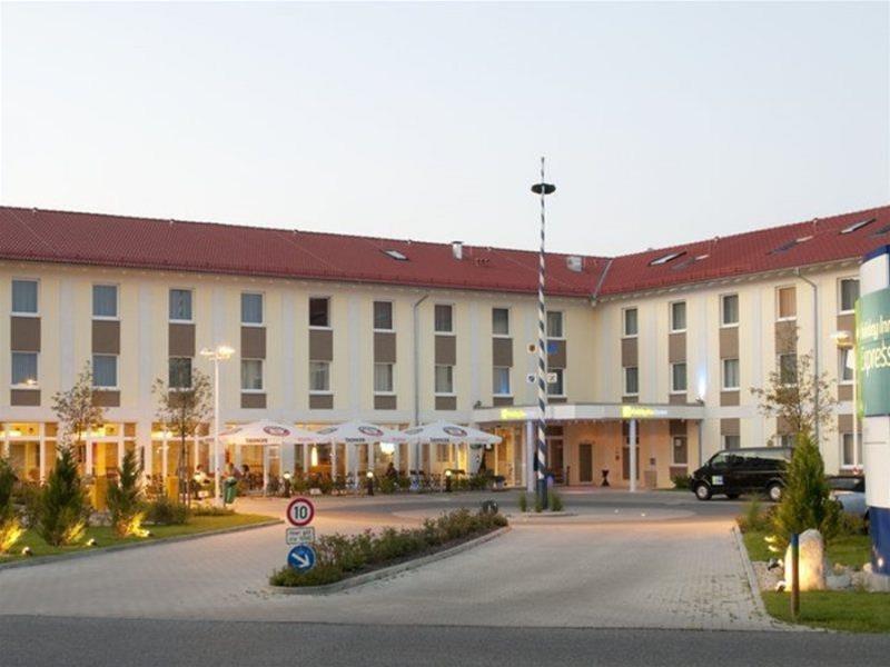 Holiday Inn Express Munich Airport Schwaig bei Nürnberg Exteriér fotografie